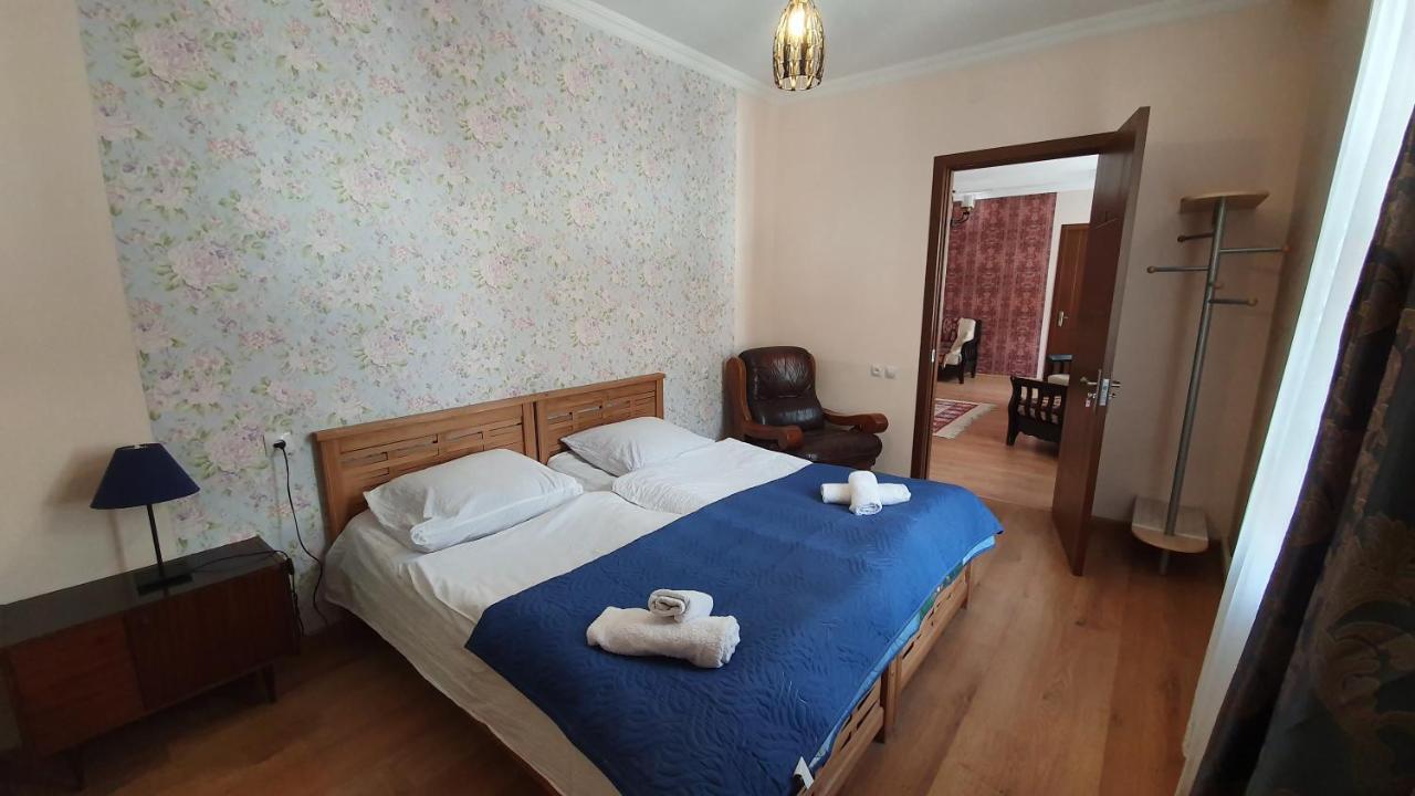 Guest House Sandro Stepantsminda Exterior photo