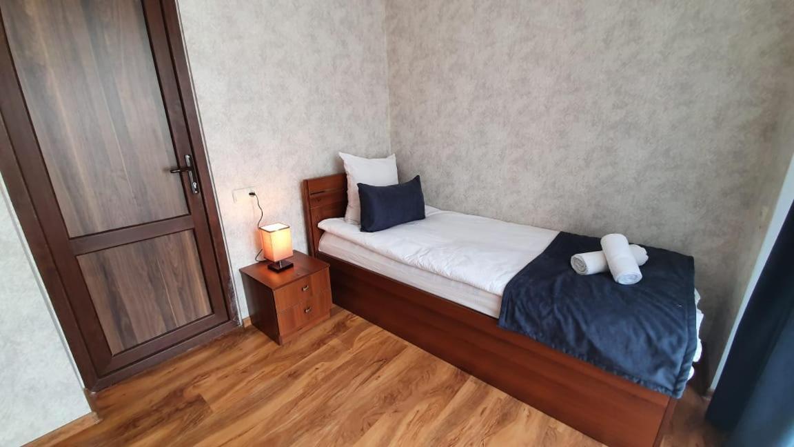 Guest House Sandro Stepantsminda Exterior photo
